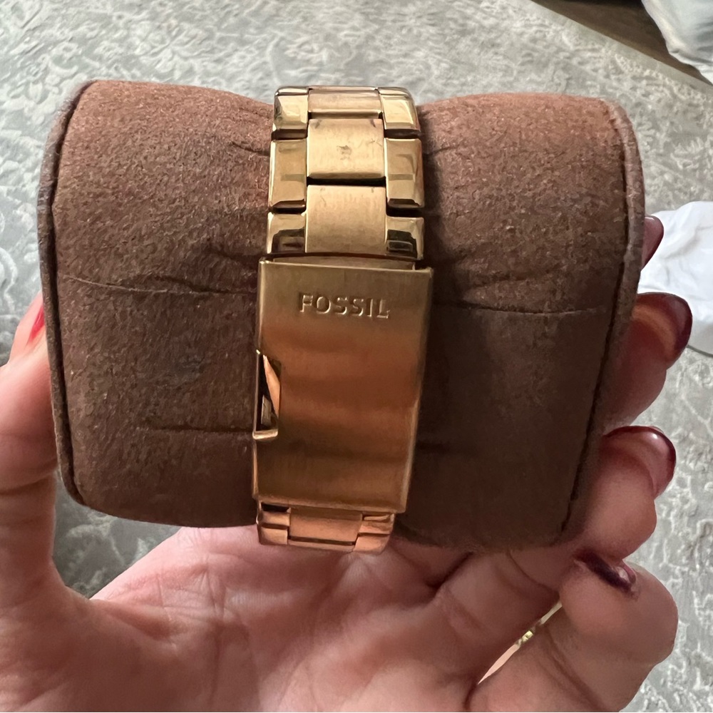 FOSSIL ROSE GOLD WATCH - Picture 2 of 3